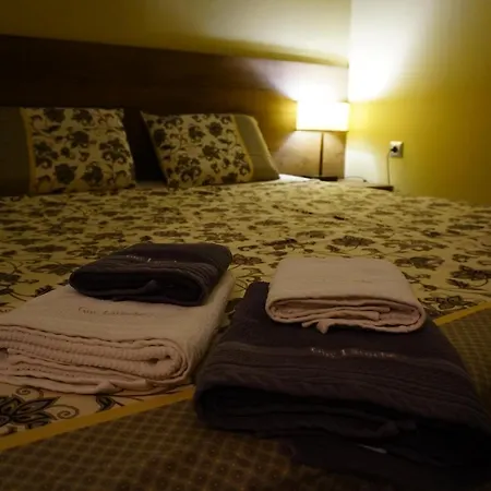 Family Misho's Street Hotel